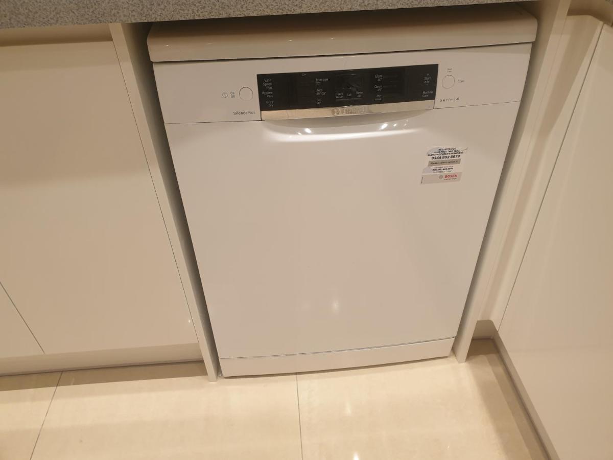 London Luxury 3 Bedroom 2 Bathrooms Flat 1 Min To Redbridge Station Free Parking & Wifi Wanstead Exterior photo